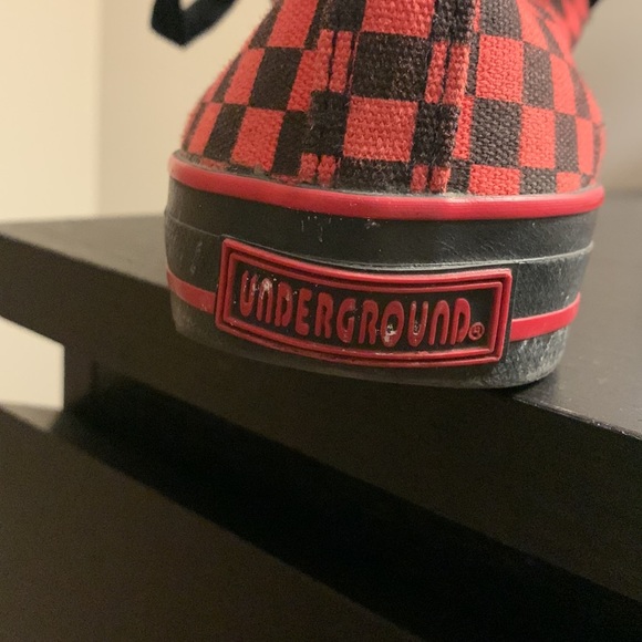 Sneakers. - Picture 5 of 5